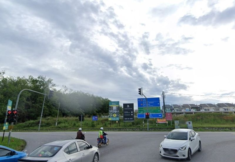 Gadong Jaya, Corner Lot Agricultural Land for Sale