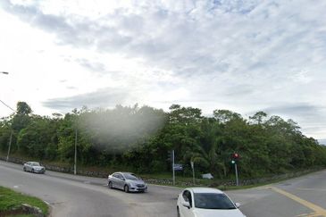 Gadong Jaya, Corner Lot Agricultural Land for Sale