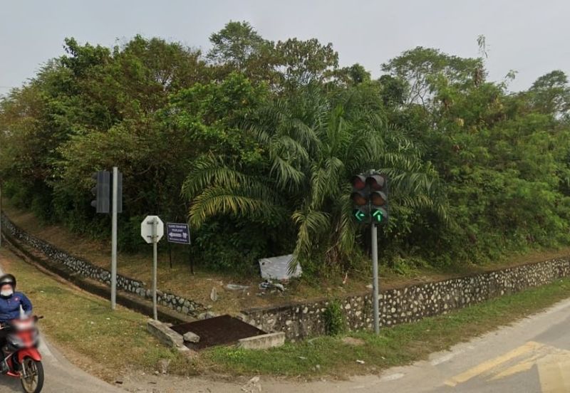 Gadong Jaya, Corner Lot Agricultural Land for Sale