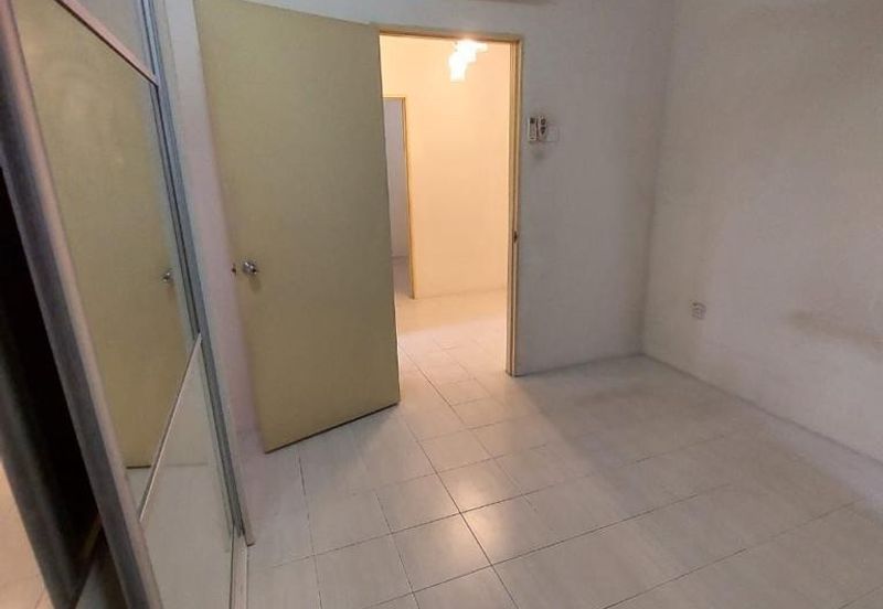 Suria Apartment, Taman Medan, Petaling Jaya