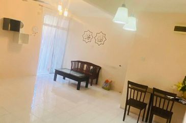 Sri Puteri (Earls Court), Ukay Perdana