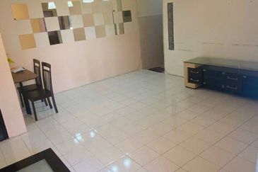 Sri Puteri (Earls Court), Ukay Perdana