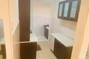 Sri Puteri (Earls Court), Ukay Perdana