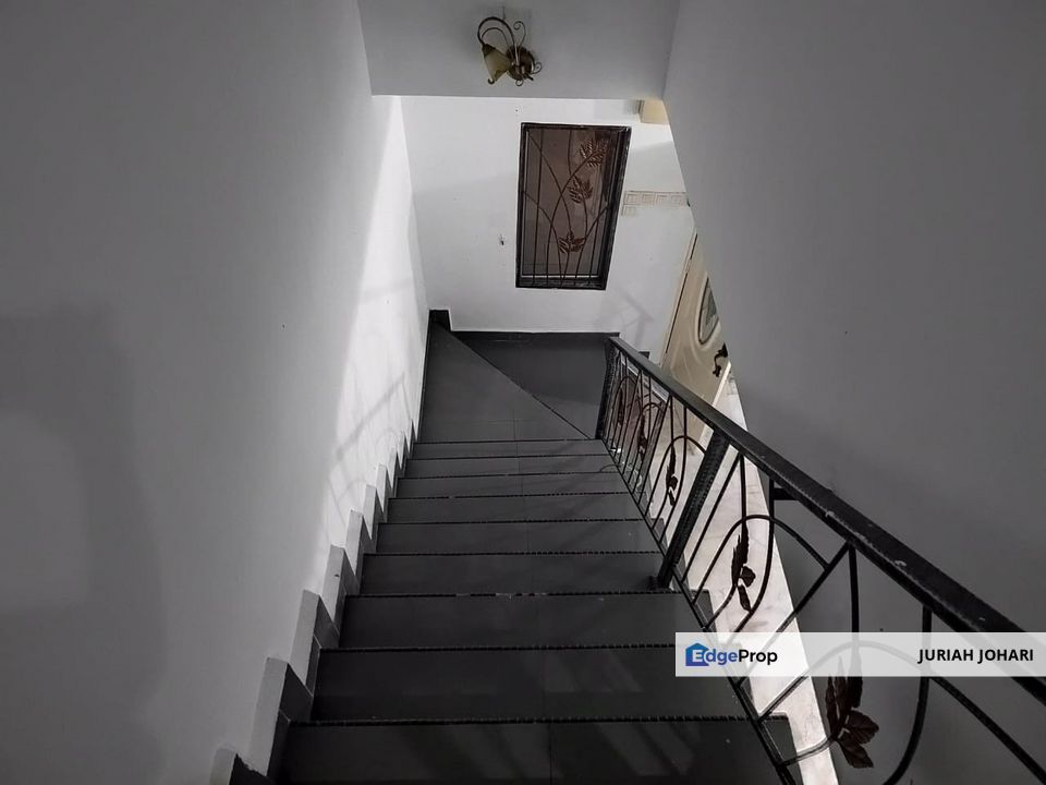 Fully renovated 2 Storey Terrace @ Taman Rawang Perdana, Selangor, Rawang