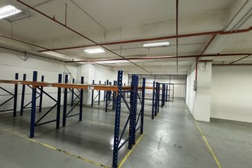 Warehouse and Office space @ Bukit Jelutong 