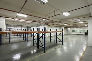 Warehouse and Office space @ Bukit Jelutong 