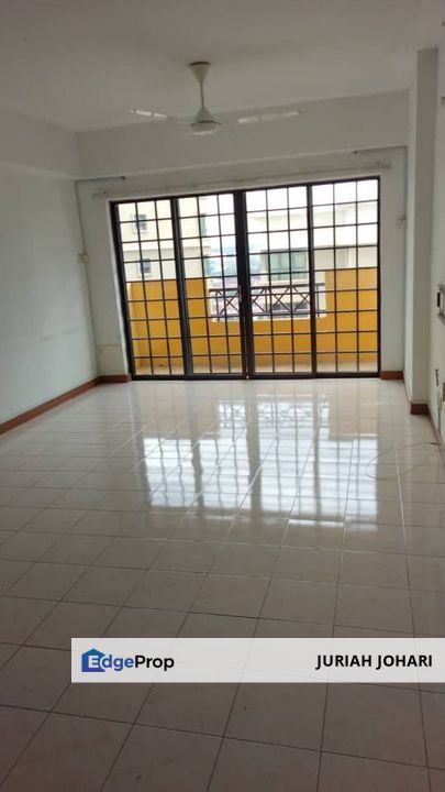 Bukit Jalil, Vista Komanwel A walk to LRT , Kuala Lumpur, Bukit Jalil