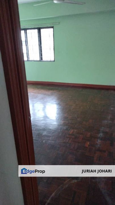 Bukit Jalil, Vista Komanwel A walk to LRT , Kuala Lumpur, Bukit Jalil