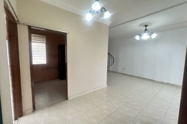 Desa Perangsang Apartments (Block D & E)