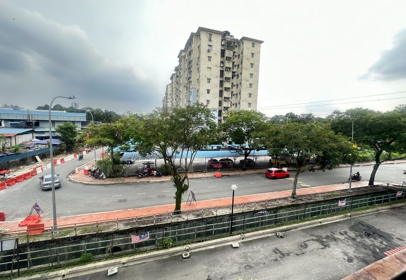 Desa Perangsang Apartments (Block D & E)