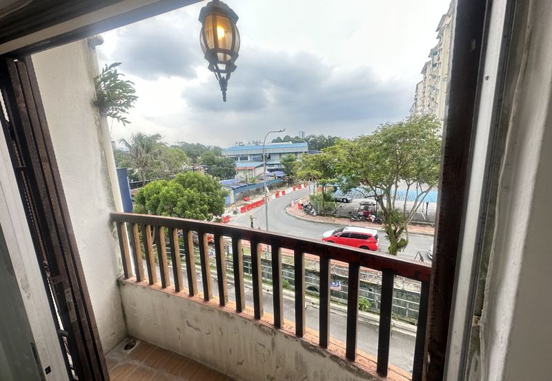 Desa Perangsang Apartments (Block D & E)