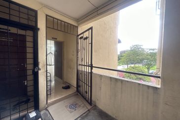 Desa Perangsang Apartments (Block D & E)