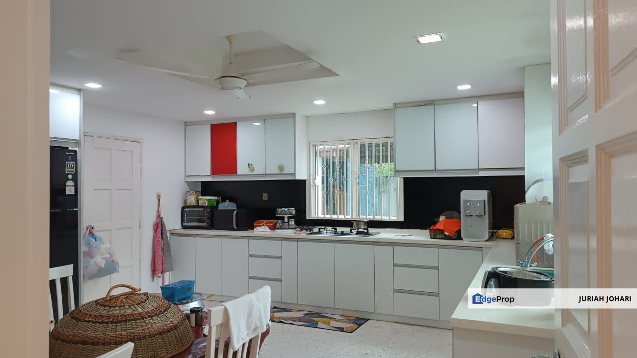 Bungalow Two Storey Fully furnished, Taman Sri Ampang , Selangor, Ampang