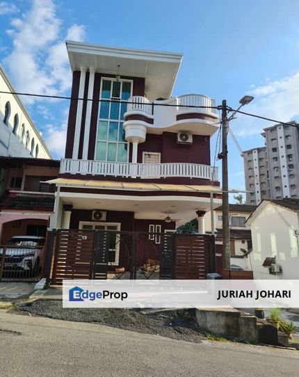 End Lot, Renovated Taman Sri Gombak Double Storey , Selangor, Batu Caves 