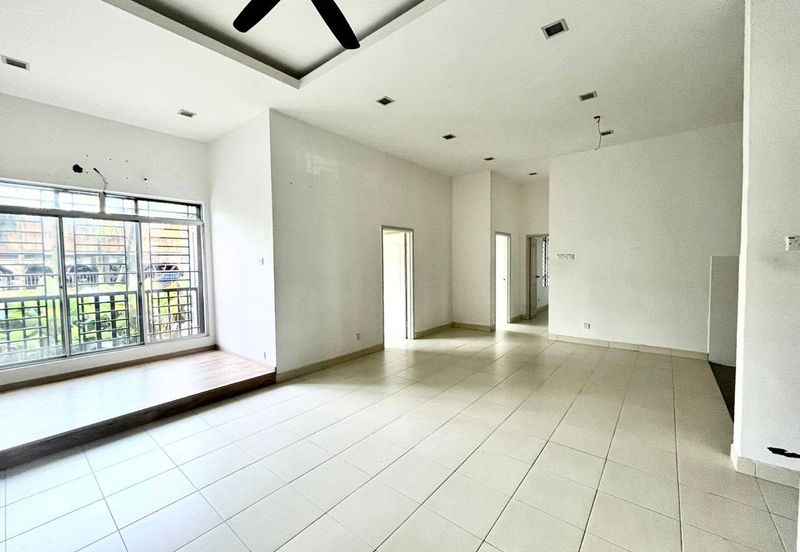 Villa Park Condominium