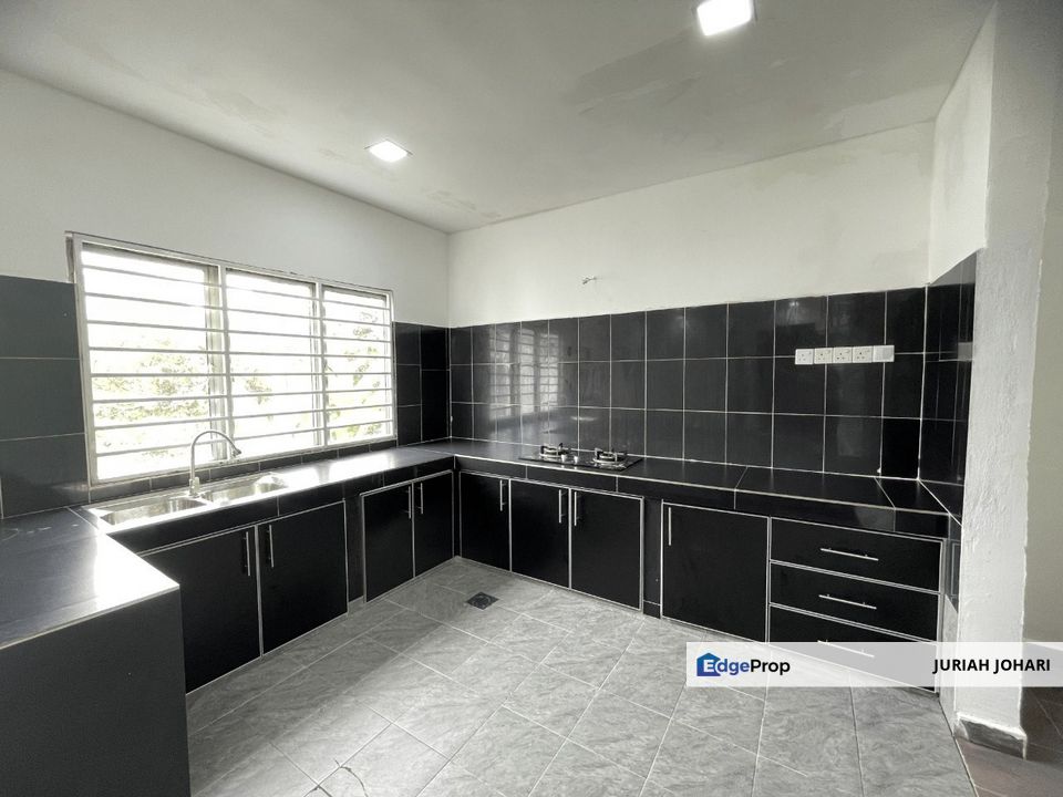 Taman Desa Saujana Langat, End lot 2 Storey for Sale, Selangor, Hulu Langat