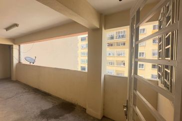 Residensi Bistaria, Ukay Bistari