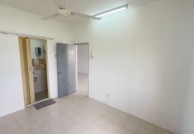 Residensi Bistaria, Ukay Bistari