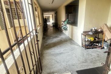 Suria Apartment