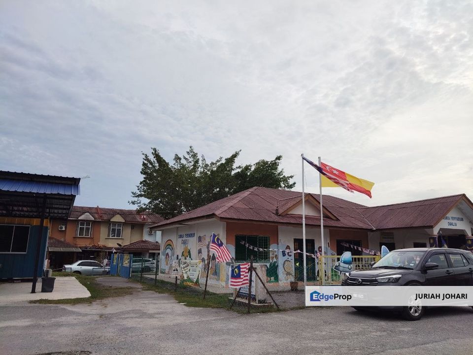 Taman Dahlia, 2 Storey Salak Tinggi, Sepang, Selangor, Sepang