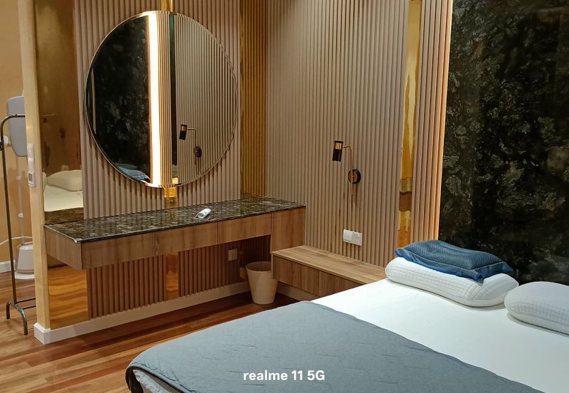 Pavilion Ceylon Hill