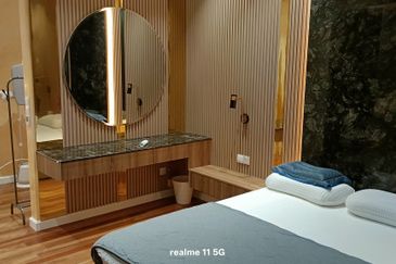 Pavilion Ceylon Hill