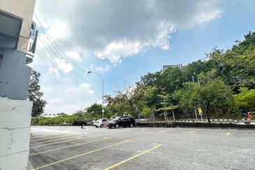 Pusat Perdagangan Seri Kembangan