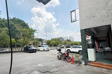 Pusat Perdagangan Seri Kembangan