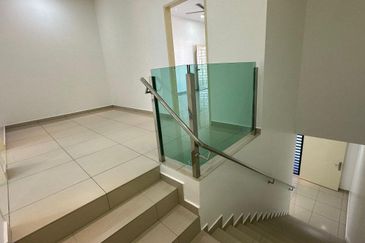 TIARA SENDAYAN (PRESINT 2)