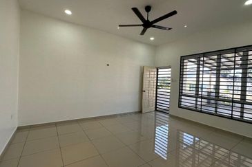 TIARA SENDAYAN (PRESINT 2)