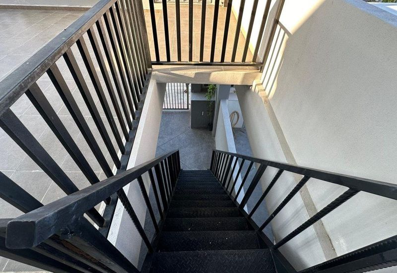 TIARA SENDAYAN (PRESINT 2)