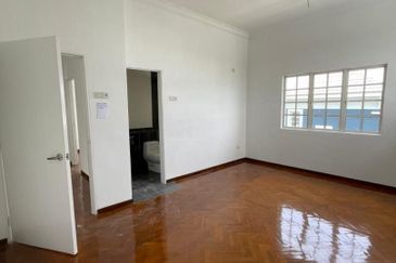 Persiaran Desa Pinggiran Putra 1 