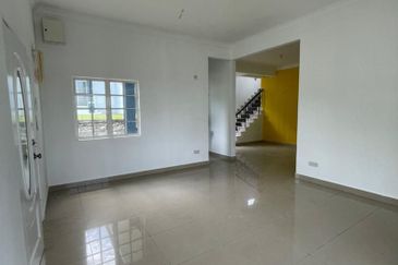 Persiaran Desa Pinggiran Putra 1 