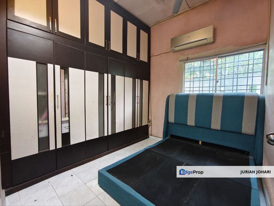 Taman Salak Jaya, End Lot Single Storey facing Open with Extra side land, Kuala Lumpur, Salak Selatan