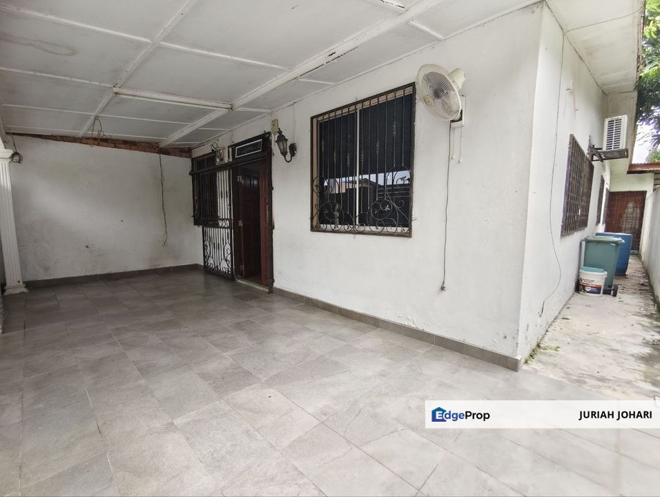 Taman Salak Jaya, End Lot Single Storey facing Open with Extra side land, Kuala Lumpur, Salak Selatan