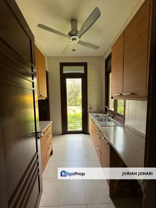 Seksyen 13, Shah Alam KGSAAS 2 Storey with Big Land, Selangor, Shah Alam