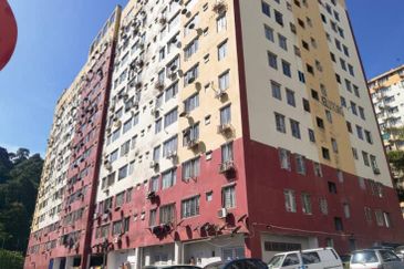 Jelutong Apartment, Selayang Heights