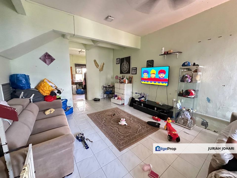 Taman Dahlia, 2 Tingkat Salak Tinggi depan Surau, Selangor, Sepang