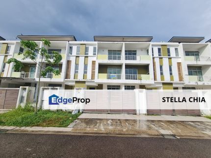 Ssapphire 8, Bandar Seri Alam, 3 Storey Terrace, Gated Guarded, 5+1 Bedroom, 2560 Built up, Attached Bathrooms for Every Bedroom, Johor, Masai