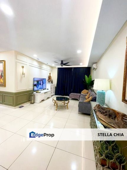 Tastefully Renovation with Spacious Built Up 1405sf , 3+1 Bedrooms, Johor, Johor Bahru