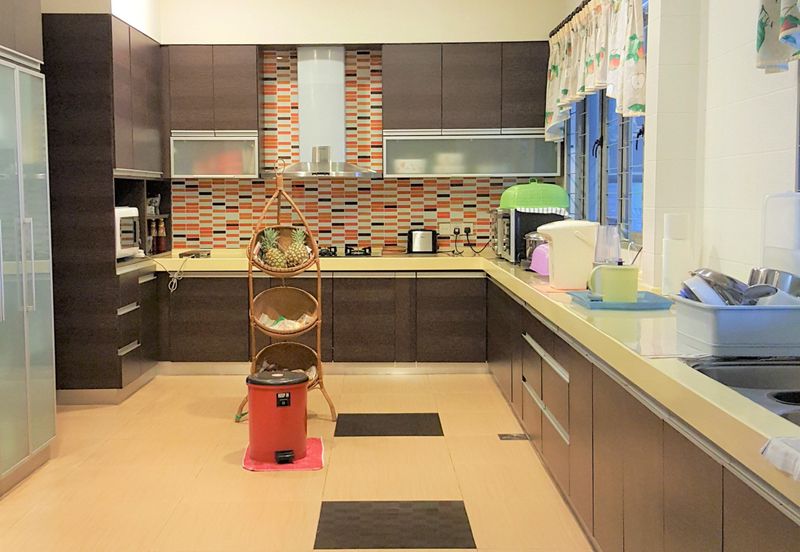 Bukit Jelutong, Jalan Titian, Shah Alam