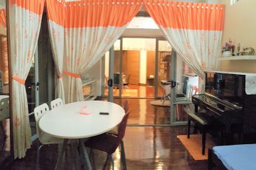 Bukit Jelutong, Jalan Titian, Shah Alam