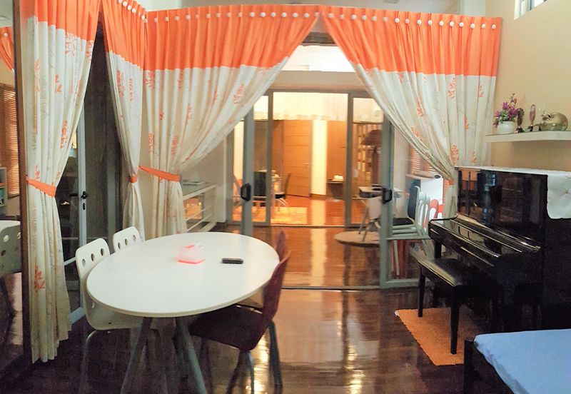 Bukit Jelutong, Jalan Titian, Shah Alam