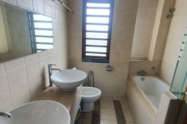 Bukit Jelutong, Lagenda I, Shah Alam