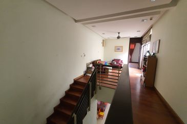 Bukit Jelutong, Lagenda I, Shah Alam