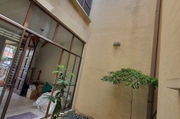 Bukit Jelutong, Lagenda I, Shah Alam