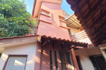 Bukit Jelutong, Shah Alam