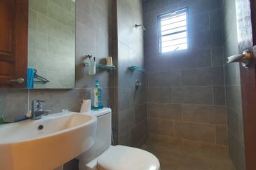 Bukit Jelutong, Jalan Kubah, Shah Alam