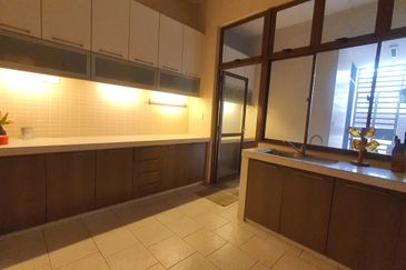 Bukit Jelutong, Lagenda I, Shah Alam