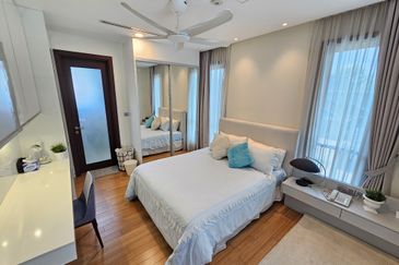 Bukit Jelutong (The Enclave)